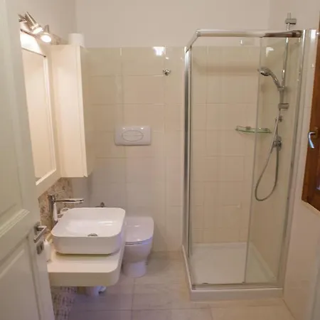 Giulia Tatil Evi