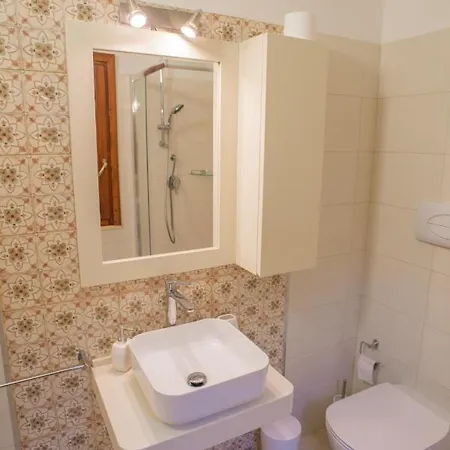 Giulia Tatil Evi