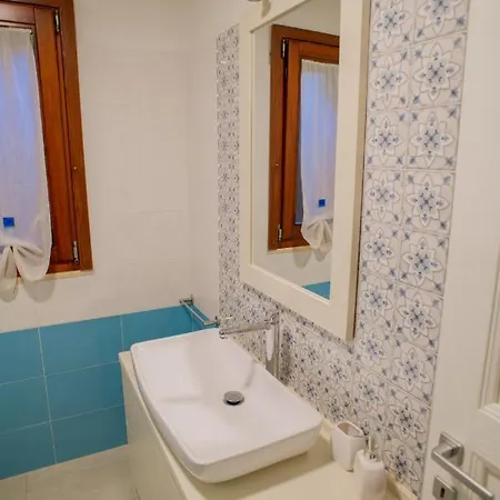 Giulia Tatil Evi *