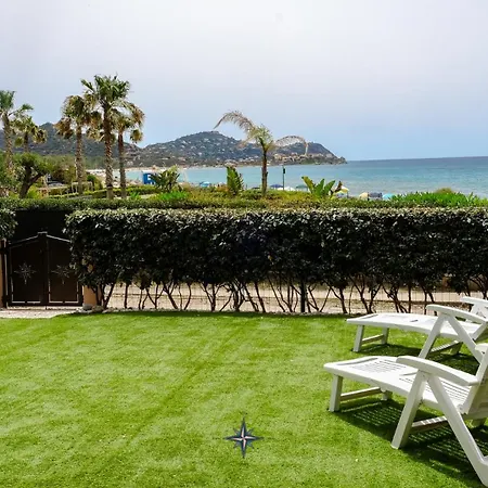 Giulia Seafront Ferienhaus